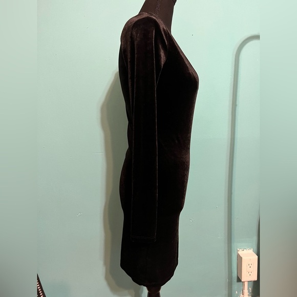 #9 Little black dress - Picture 2 of 3